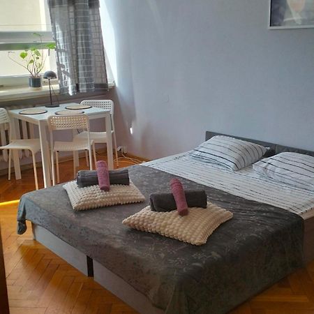 Апартаменты Night Host Matejki 4 Free Parking Бытом Экстерьер фото