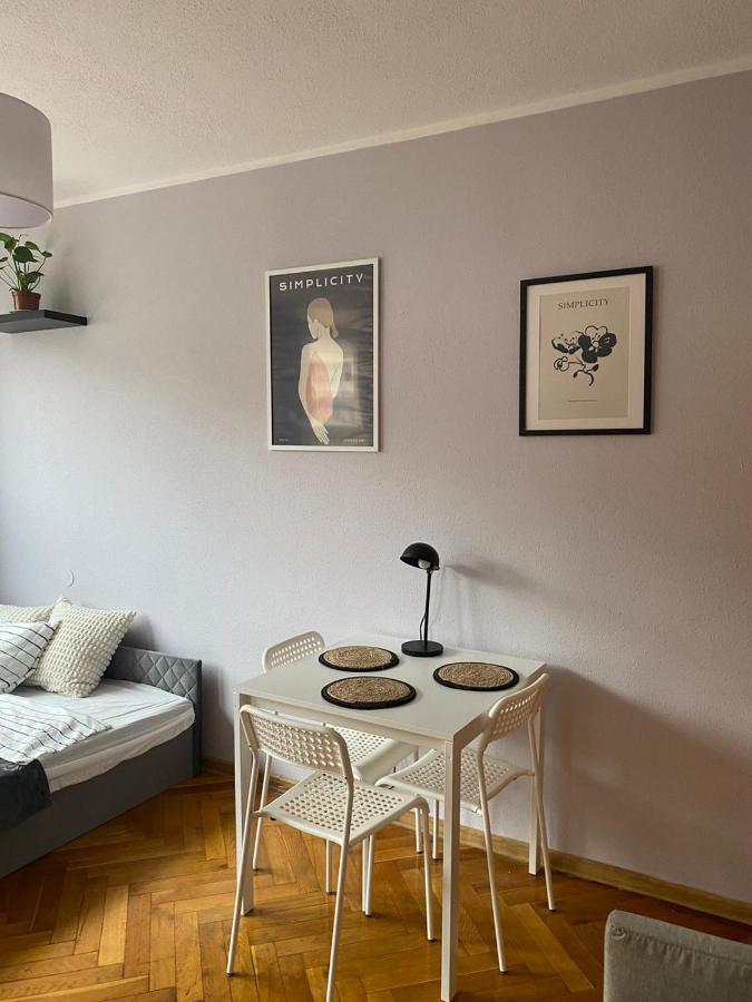 Апартаменты Night Host Matejki 4 Free Parking Бытом Экстерьер фото