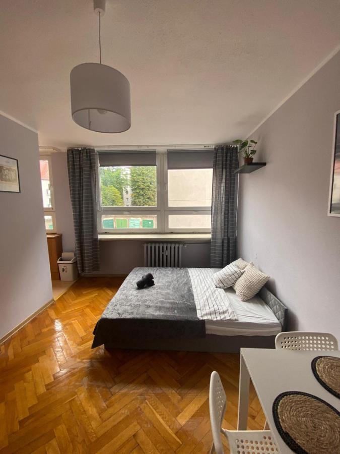 Апартаменты Night Host Matejki 4 Free Parking Бытом Экстерьер фото